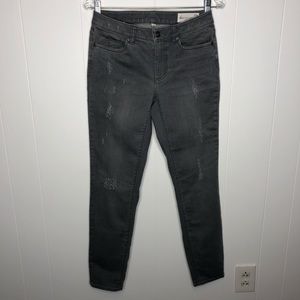 Two by Vince Camuto distressed jeans size 27/4.